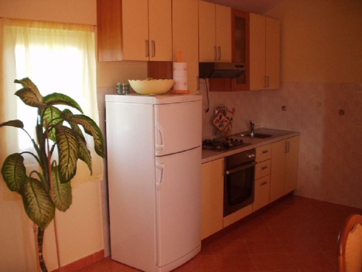 Apartmani Paulina ロパール エクステリア 写真